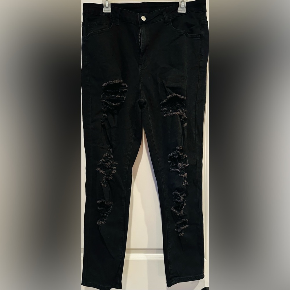 SHEIN Curve Black Jean